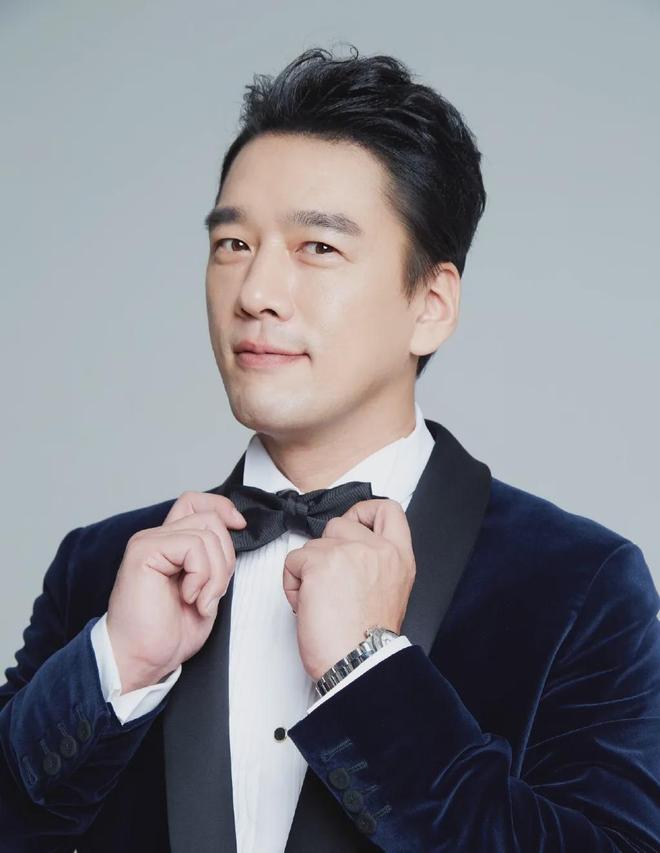 富豪专业户”！与孙俪三搭没演过穷人不朽情缘蛮好的人生：68岁的他是“(图8)