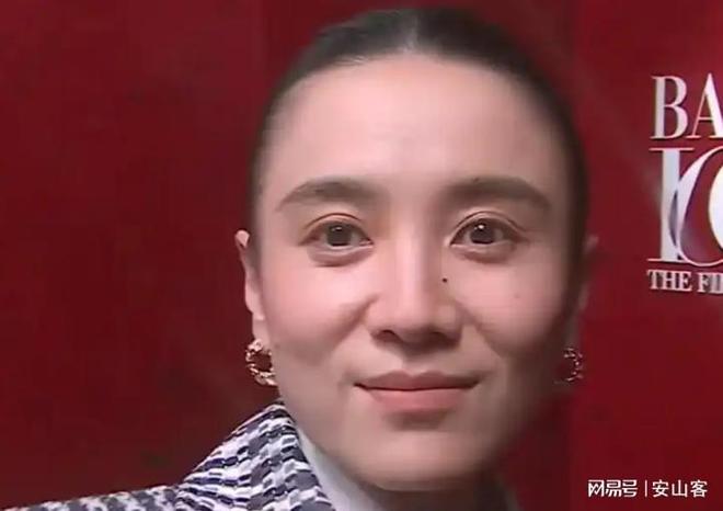坏杨幂不敢露脸只有赵今麦扛住了！不朽情缘平台芭莎之夜被镜头签吓(图2)