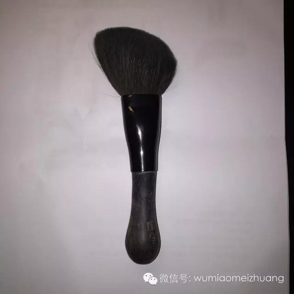 的九把好用蜜粉刷不朽情缘我用过(图9) 的九把好用蜜粉刷不朽情缘我用过(图9)